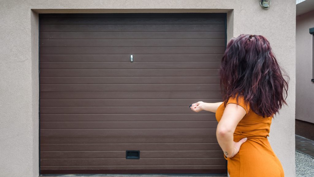 A garage door does not move due to a broken cable