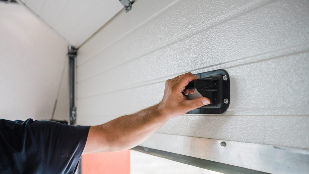 closing a garage door manually