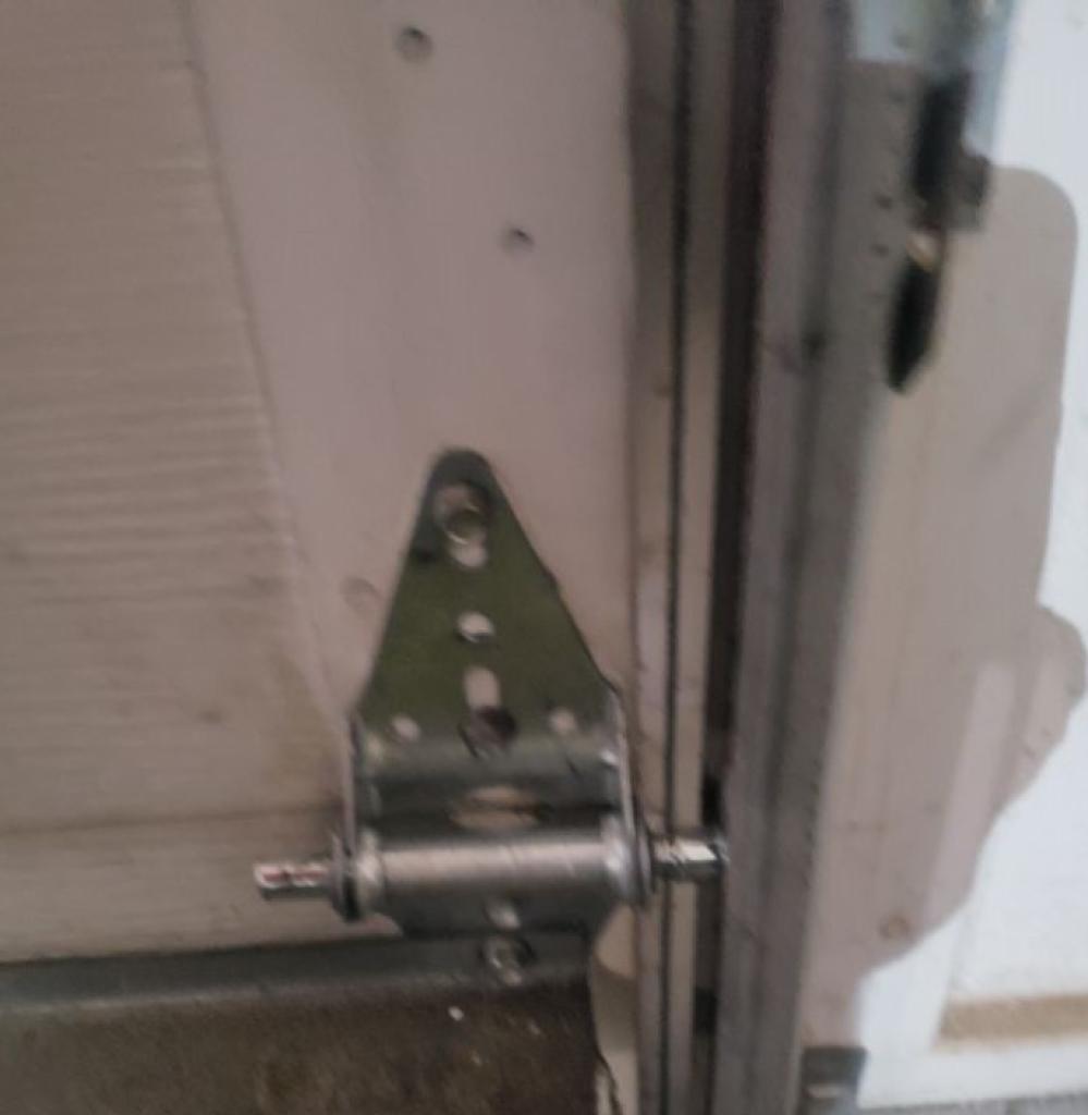 Garage Door Hinges Repair Gretna