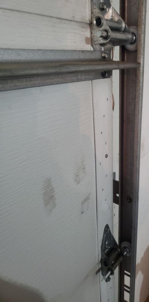 Garage Door Hinges Repair Gretna
