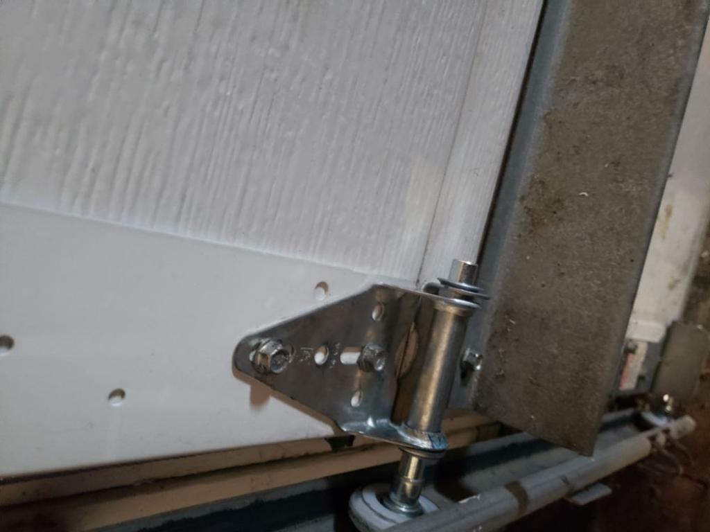 Garage Door Hinges Repair Gretna