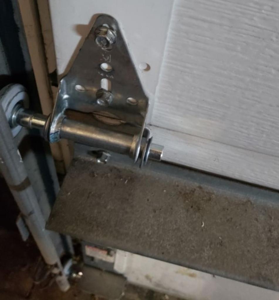 Garage Door Hinges Repair Gretna