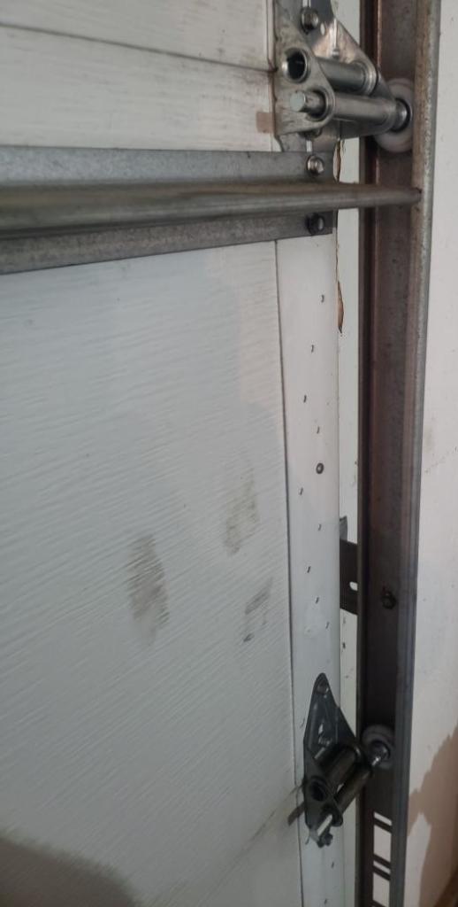 Garage Door Hinges Repair Gretna