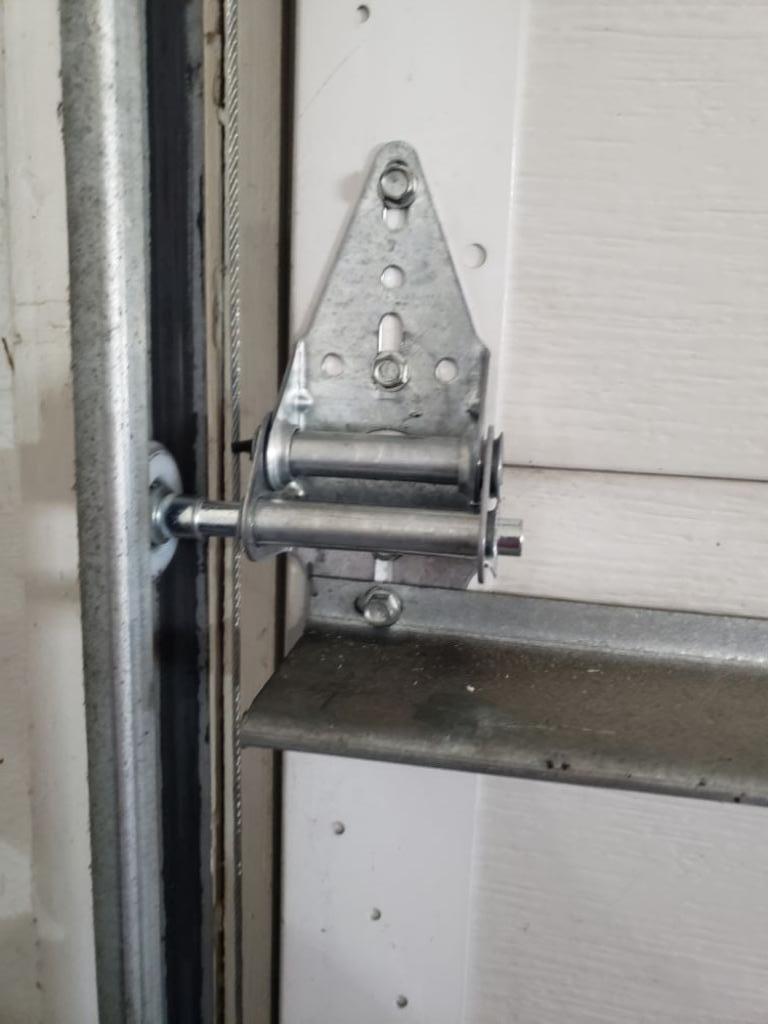 Garage Door Hinges Repair Gretna