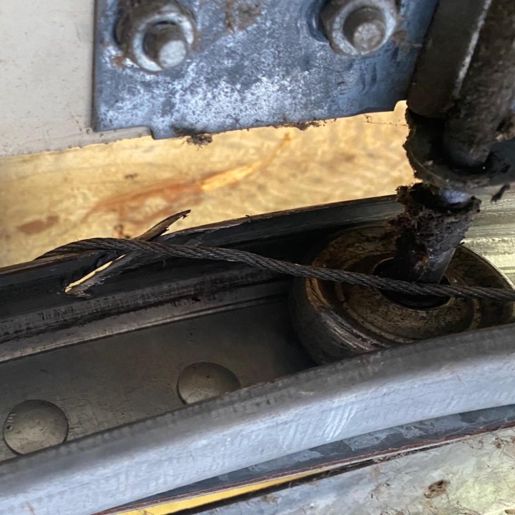 Garage Door Cable Replacement Gretna