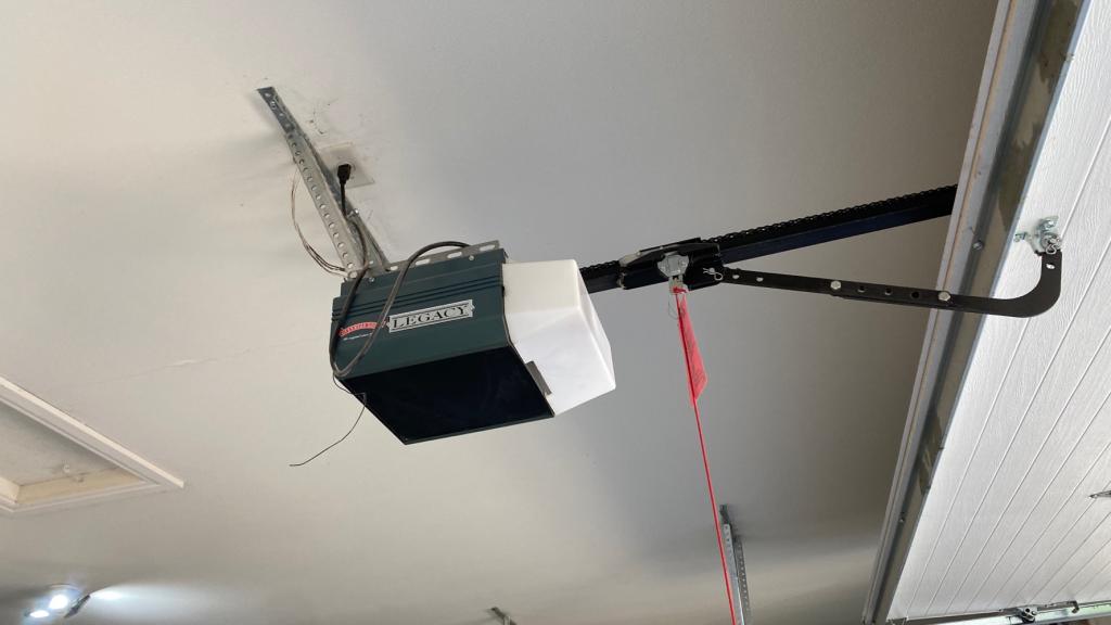Garage Door Opener Repair Roca