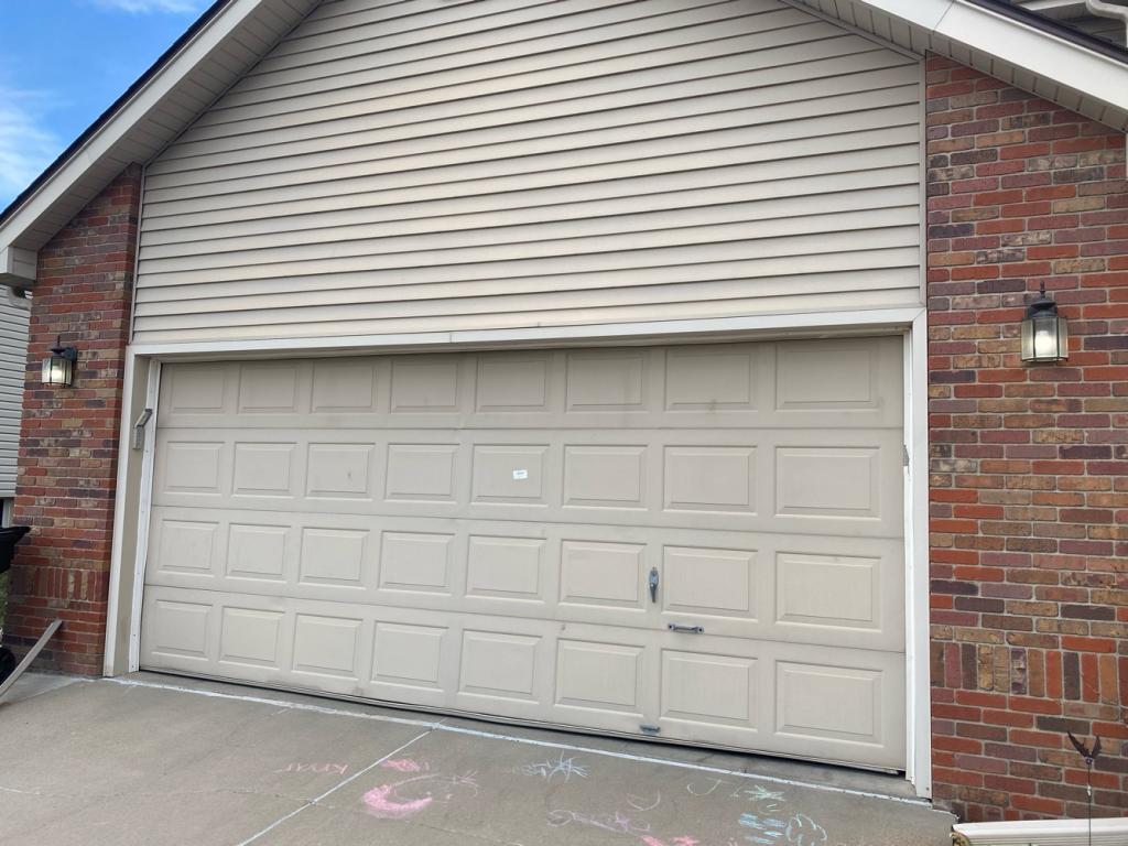 New Garage Door Installation Lincoln