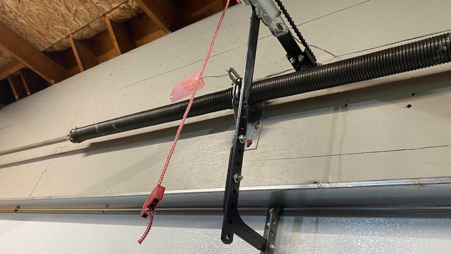 Garage Spring Repair N 7th St, Springfield, NE