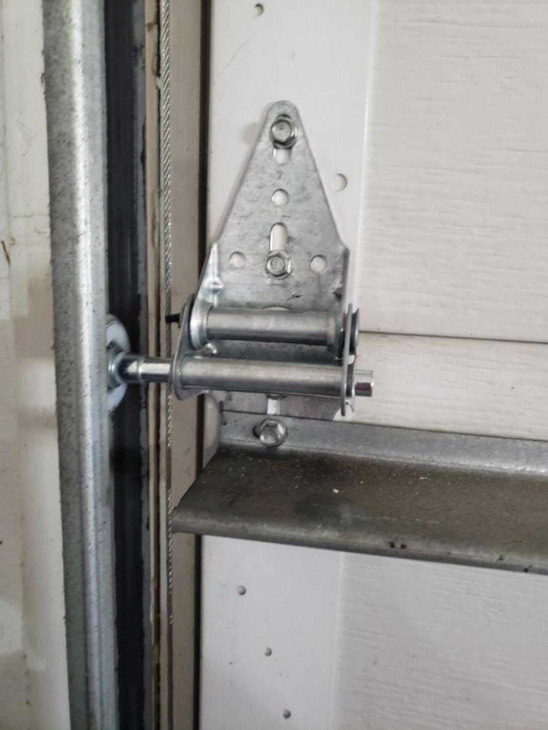 Garage Door Hinge Repair Stark St, Bennington, NE