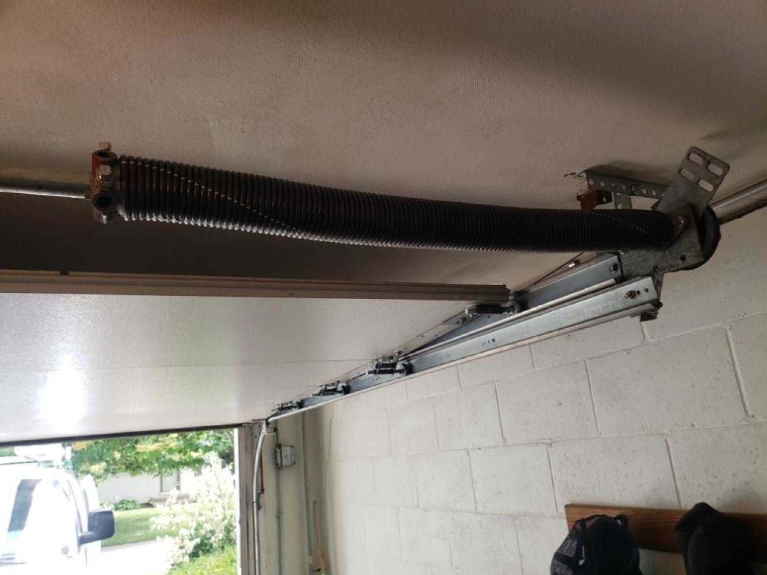 Garage Door off Track Repair N 189th St, Elkhorn, NE