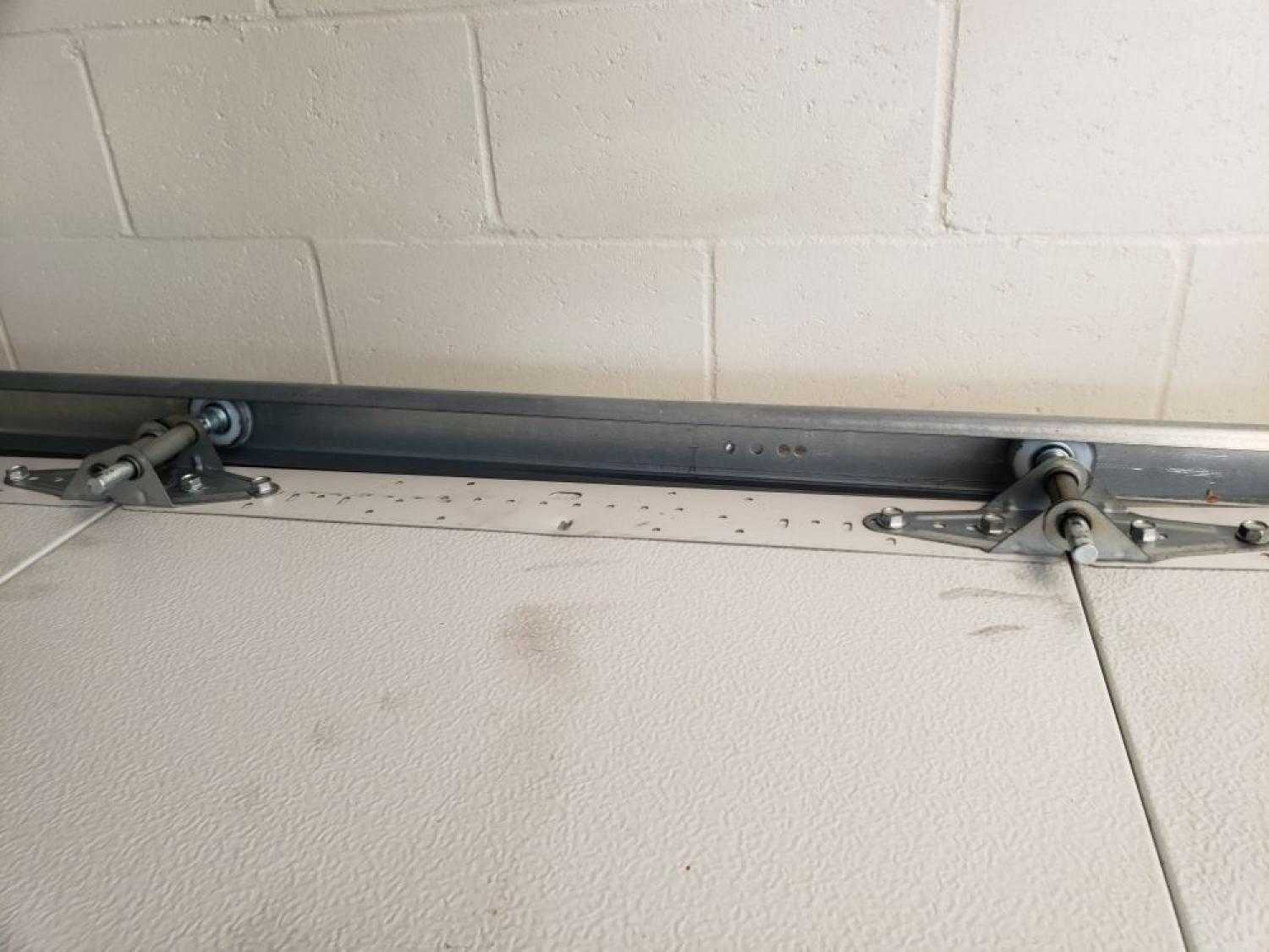 Garage Door off Track Repair N 189th St, Elkhorn, NE