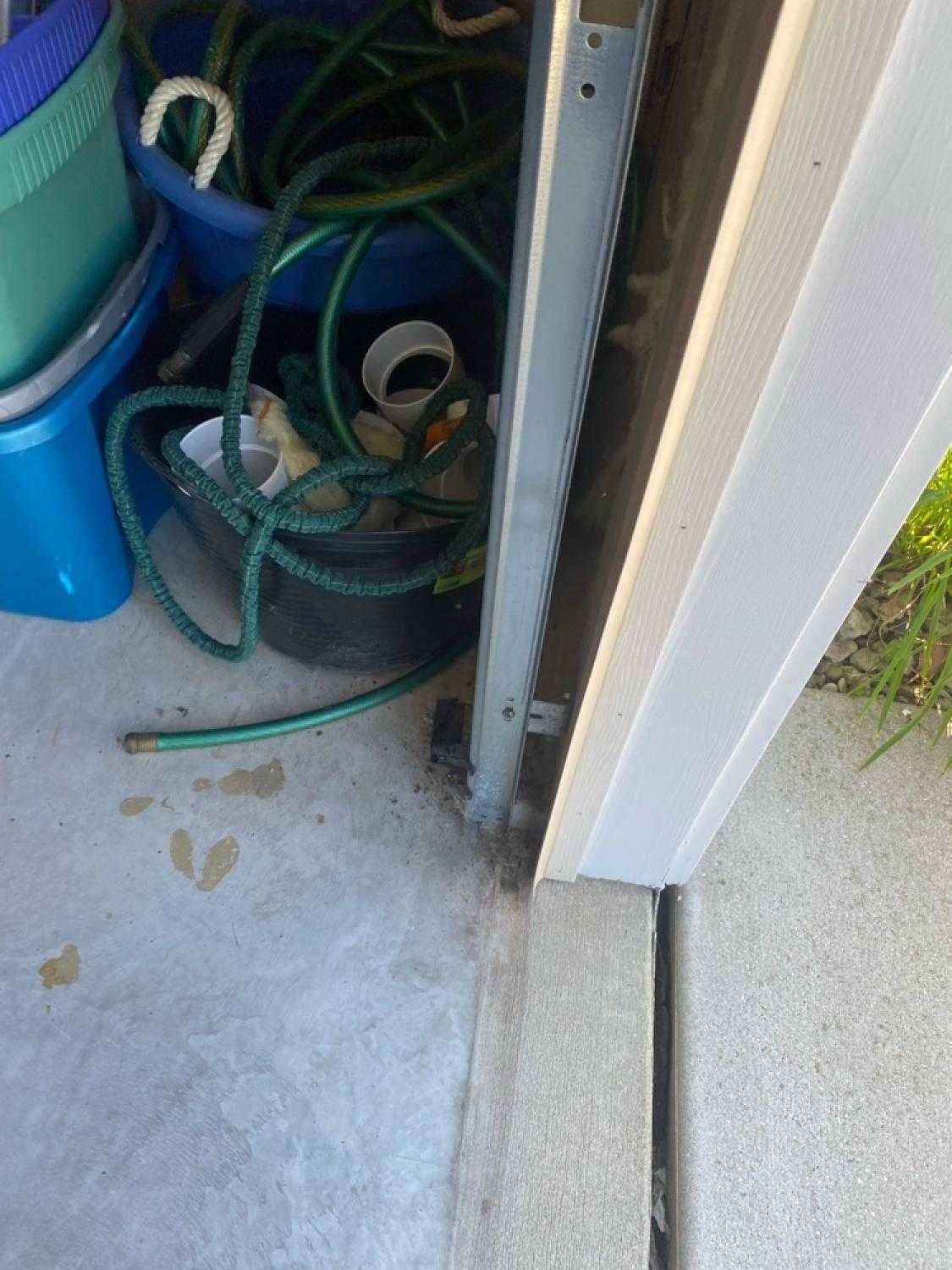 Garage Door Repair Courtney Dr, Bellevue, NE