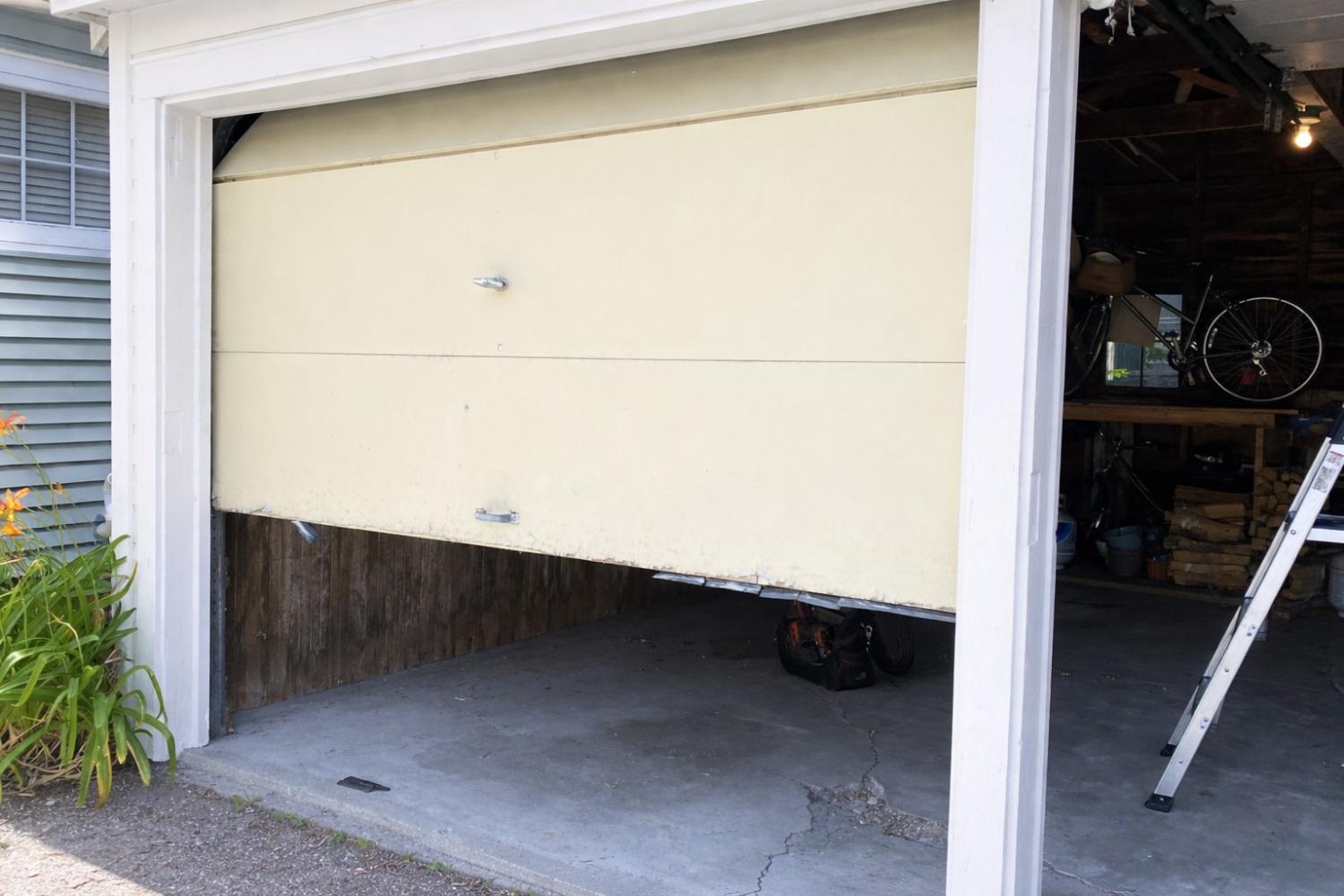 Local Garage Door Service W 25th Ave, Bellevue, NE